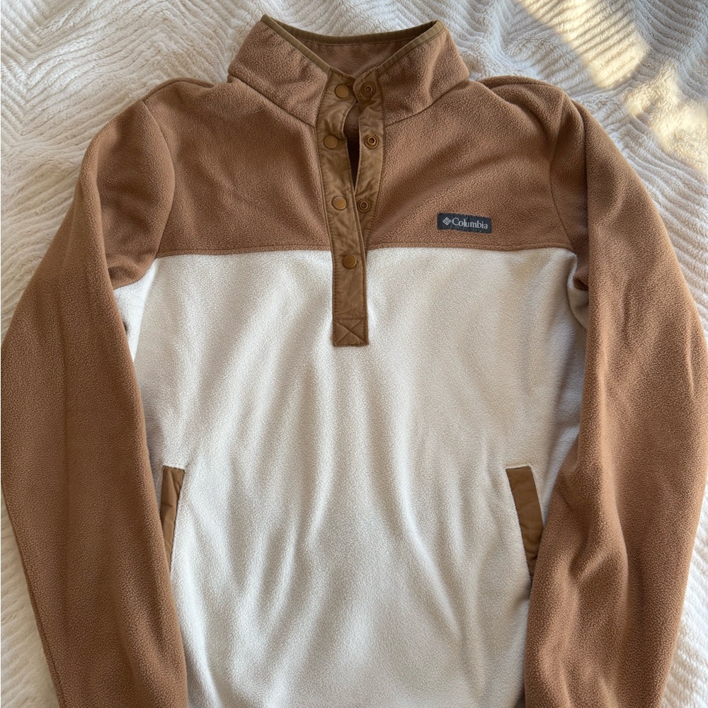 Columbia Tan and White Fleece Pullover